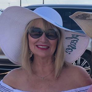 Meet your Posher, Joli